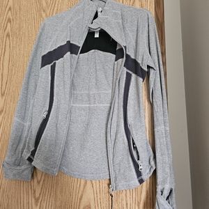 Lululemon sweater size 6